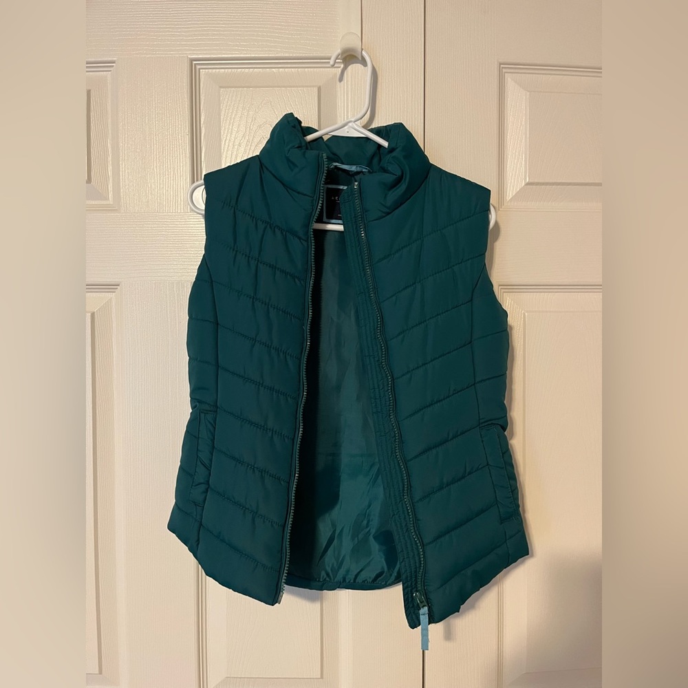 Aeropostale Puffer Vest